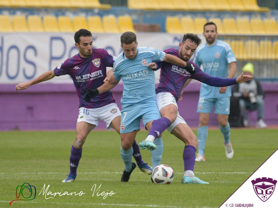 El Dépor ve truncada su racha en un partido gris (0-2)