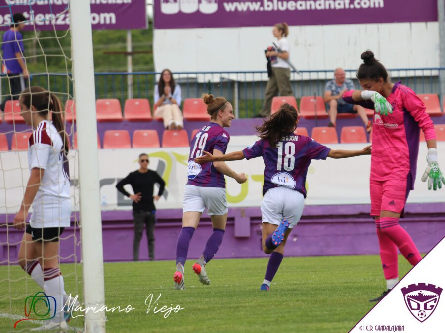 El Dépor gana y disfruta en el Escartín frente al Fundación Albacete (2-0)