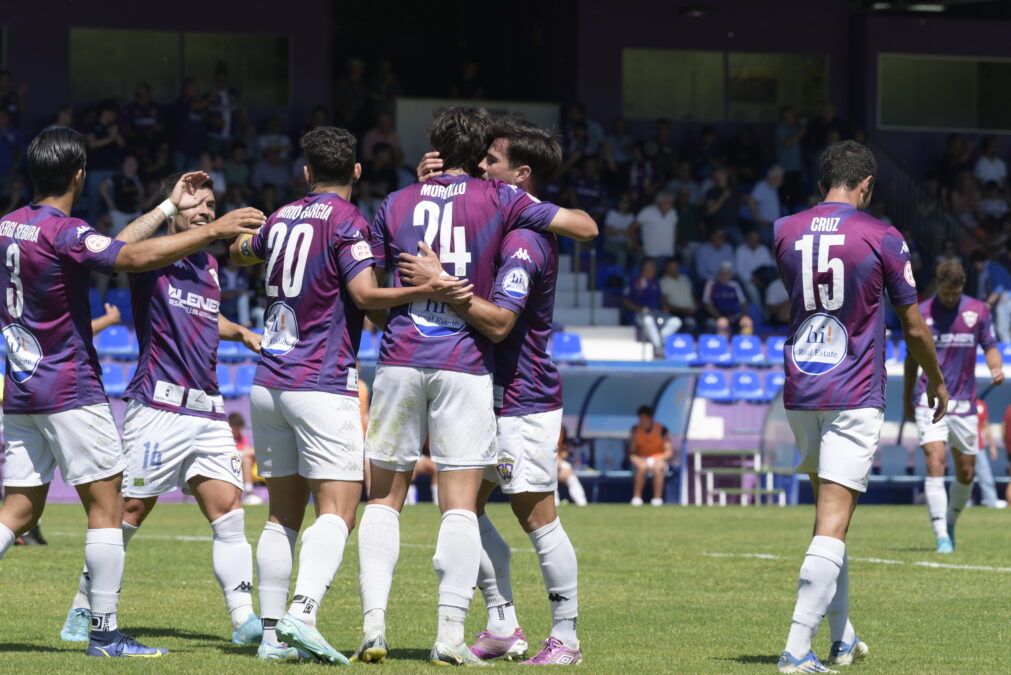 El Dépor se divierte y cierra el año en casa ganando a la Gimnástica Segoviana (3-1)