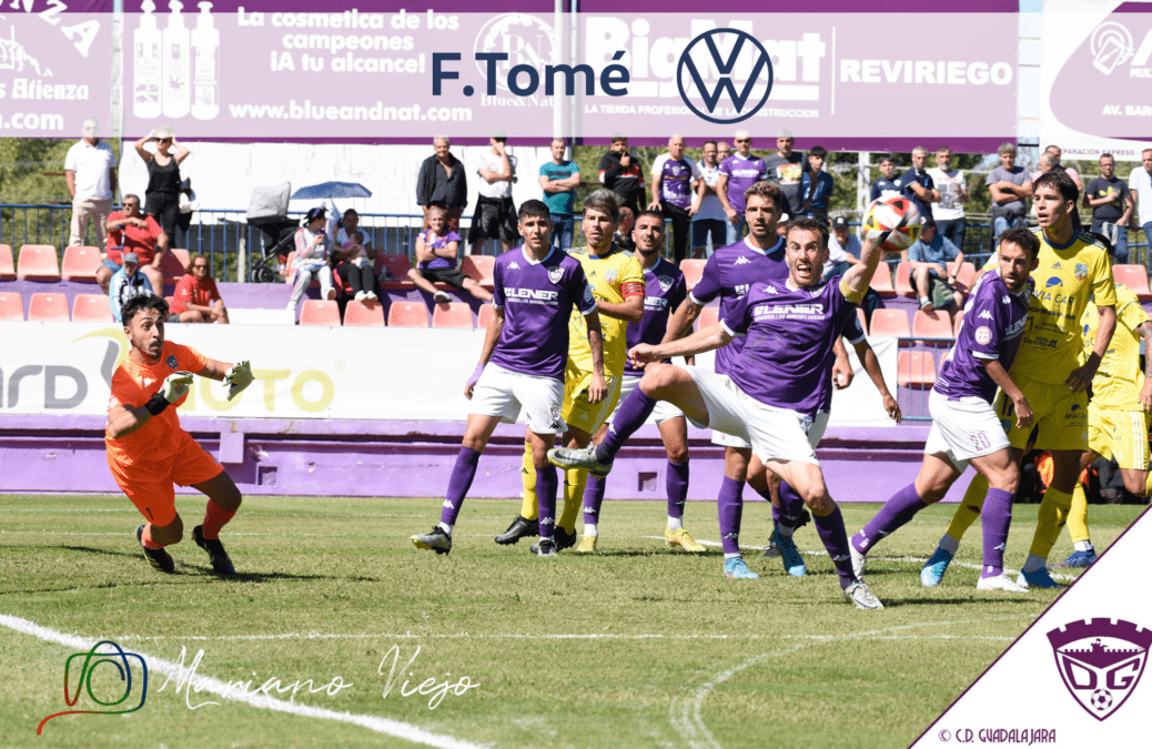 Una mala segunda parte condena al Dépor frente al San Fernando (1-3)