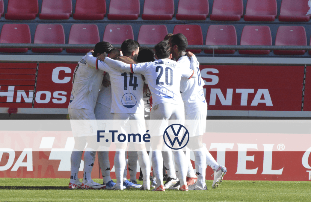 El Dépor recupera la sonrisa ganando al Numancia en un partido muy completo (2-0)