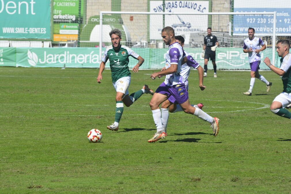 Trabajado punto del equipo en su visita a Cáceres (0-0)