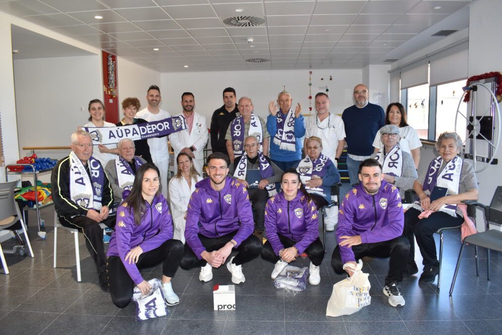 El C.D. Guadalajara visita un año más el Hospital Universitario de Guadalajara para repartir deportivismo junto a Hercesa