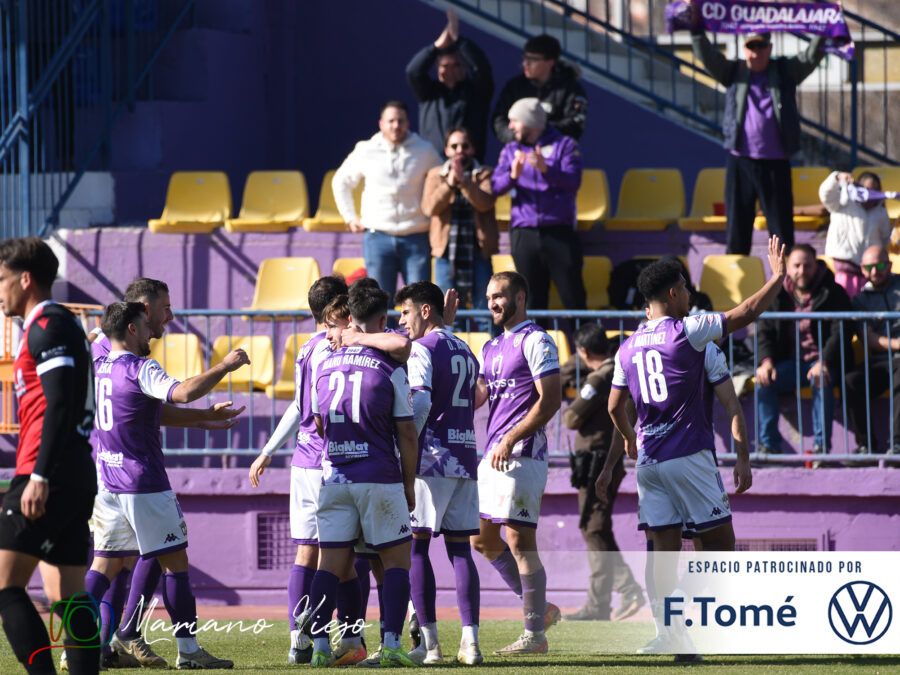 El Dépor sigue soñando a base de victorias y acumula ya una vuelta entera sin perder (2-0)