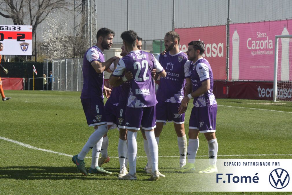 El Dépor sigue dando pasos de gigante por el ascenso directo (1-2)