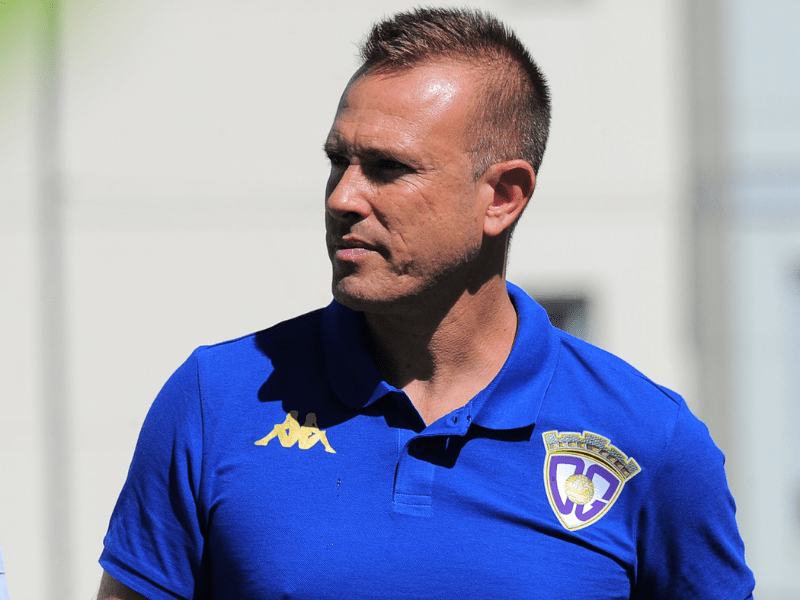 Alberto Mendoza deja de ser entrenador del Deportivo Guadalajara Femenino