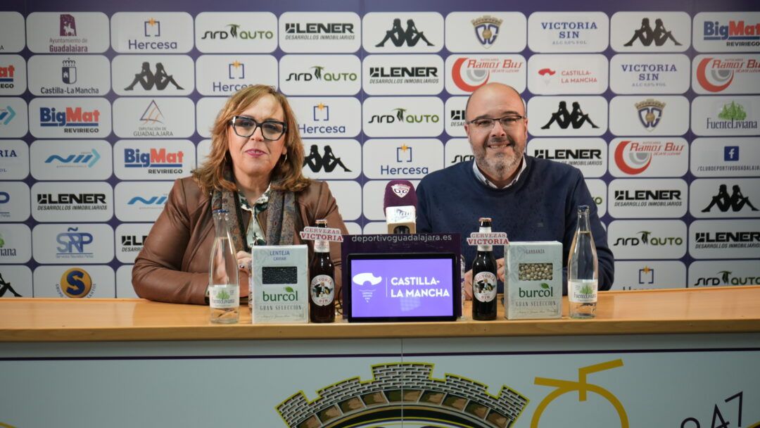 El C.D. Guadalajara recibe la visita de Carmen Teresa Olmedo, Viceconsejera de Cultura y Deportes, para la promoción del Turismo de Castilla-La Mancha