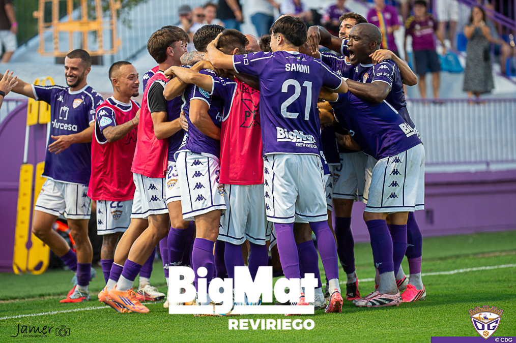 El Salamanca CF UDS remonta al Deportivo Guadalajara en un intenso estreno liguero en el Pedro Escartín (2-3)